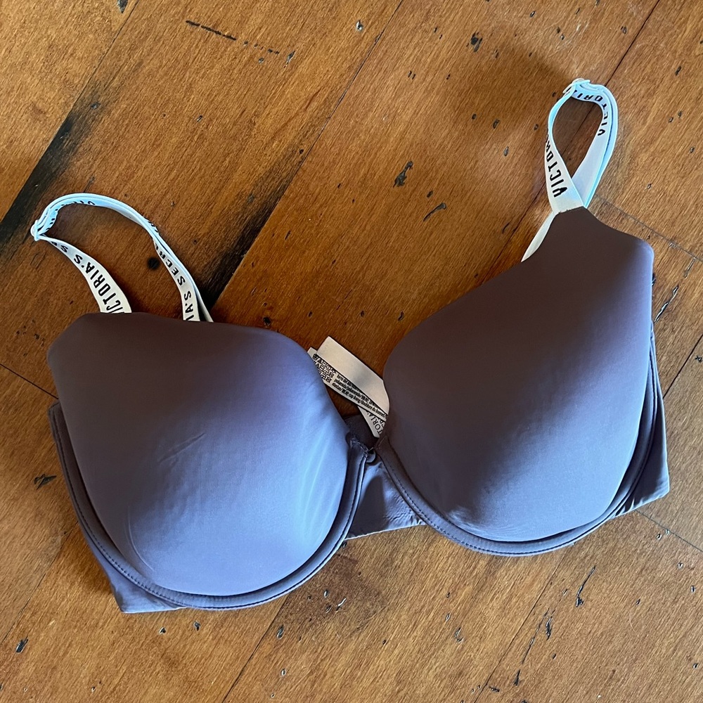 Victoria Secret full coverage lightly lined tshirt bra